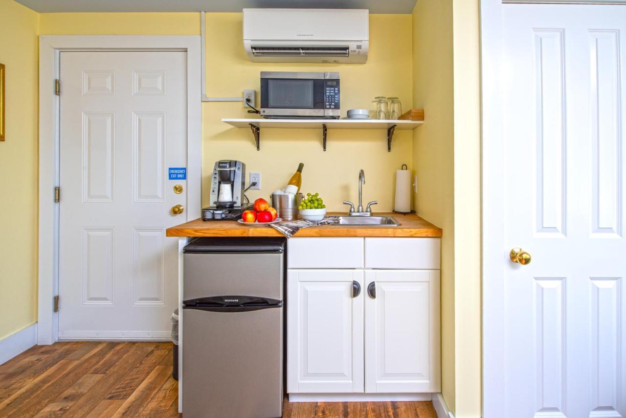 Admiral'S Landing (Adults Only) Bed & Breakfast Provincetown Dış mekan fotoğraf